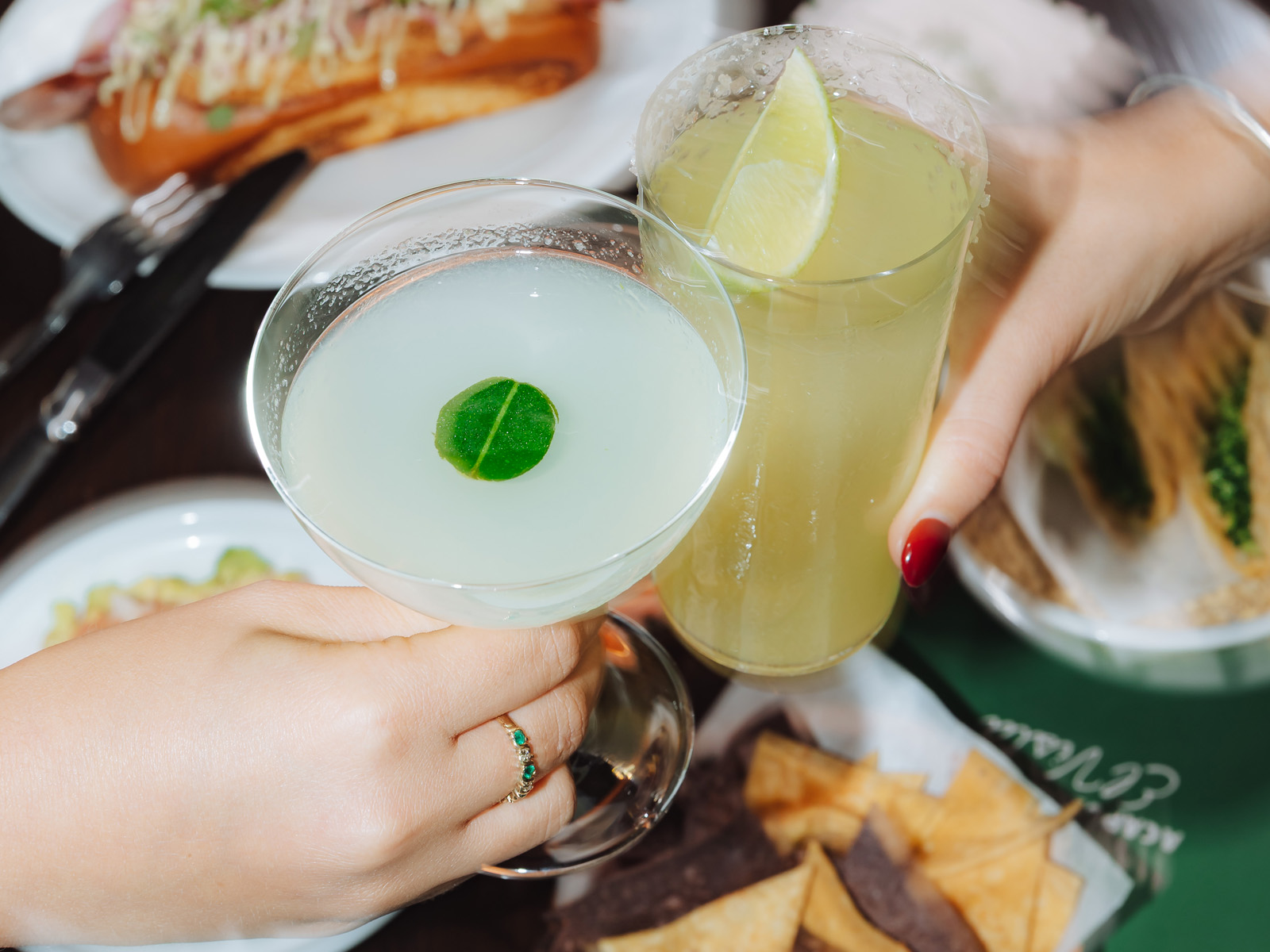 6927b0c3df98221716ebe03c_El Vista Drinks-1600x1200